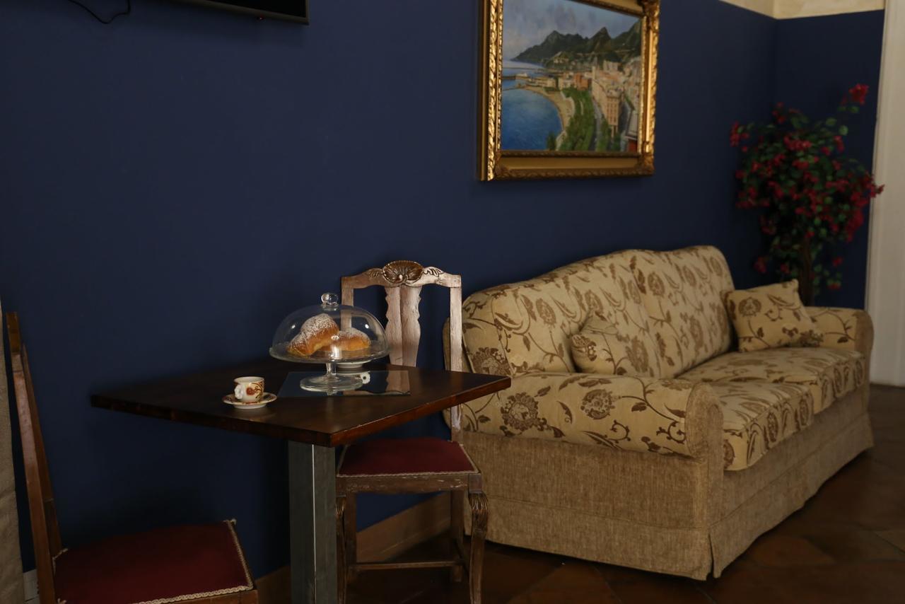 Suite Palazzo Luciani Salerno Exterior photo